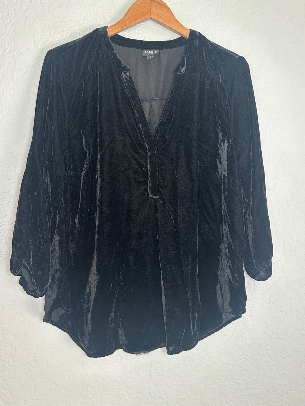 torrid Black Velvet Harper Top Size 1X Fall Halloween Witchy